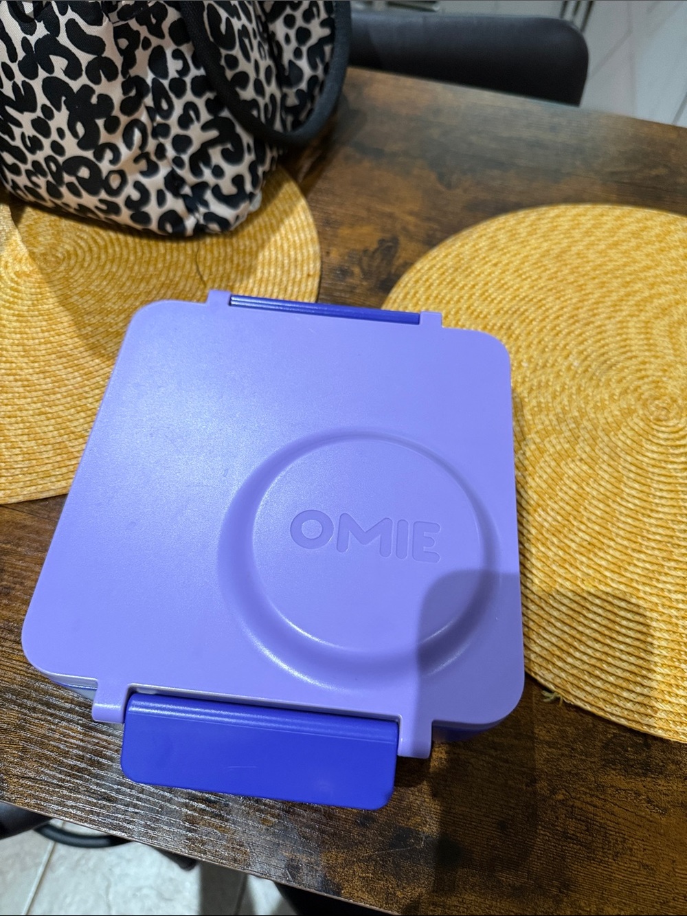 Omie Purple Compact Bento Lunchbox - Secure Meal Storage